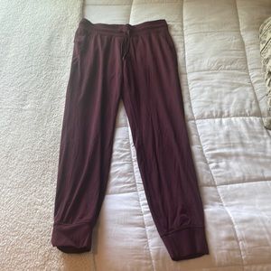 Lulu lemon maroon joggers! Buttery soft material, worn only a few times!
